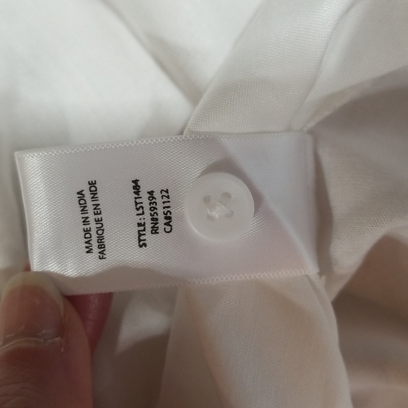 BEACHLUNCHLOUNGE COLLECTION White Viscose Button-up Tab Sleeved Blouse - Picture 9 of 10